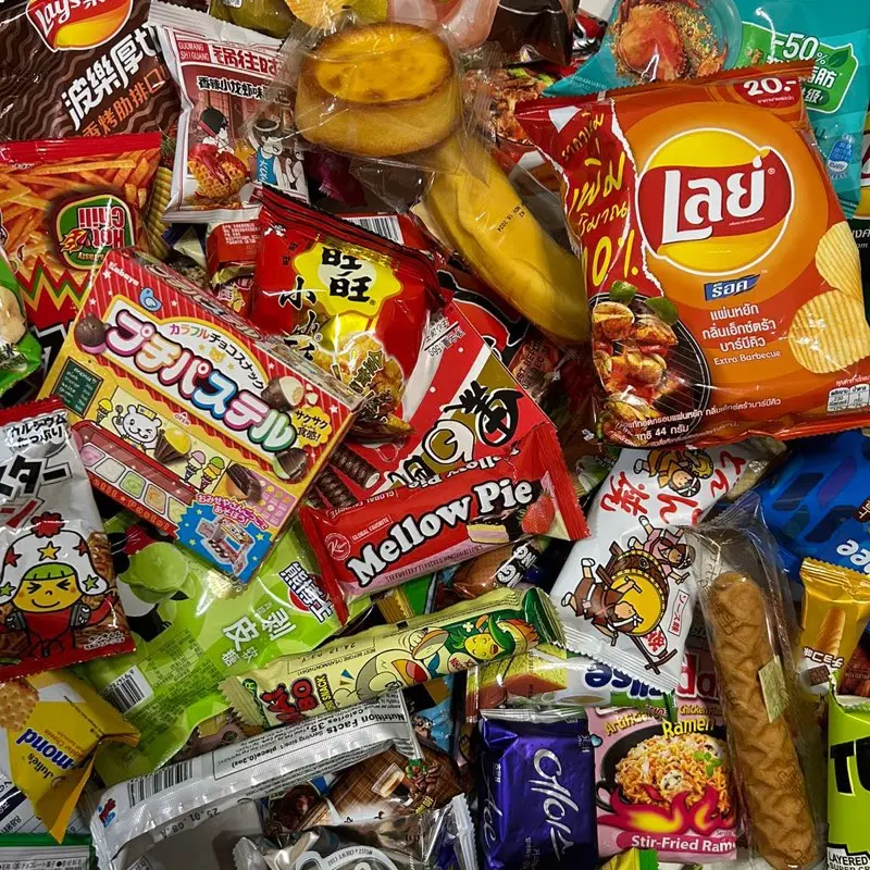 6LB Assorted Asian Snack Box Sweet & Savory Ramen Drinks Multipack Wide Selection Variety Delights Inclusive Snacks