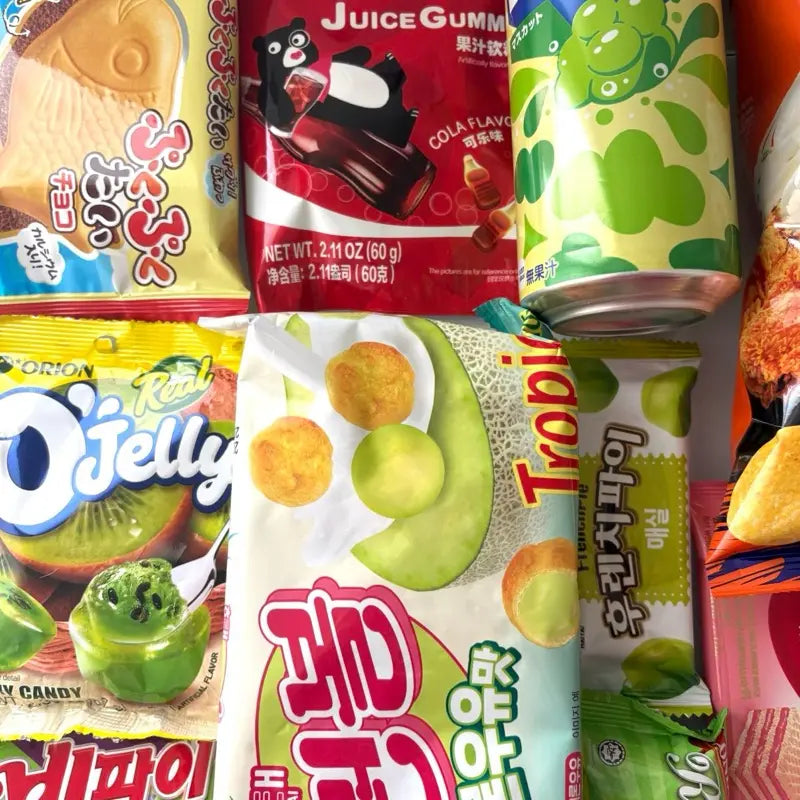 Multi sizes Asian 20 Snack Box - Sweet & Savory Variety - Ramen, Candies, Drinks Random Surprise Set